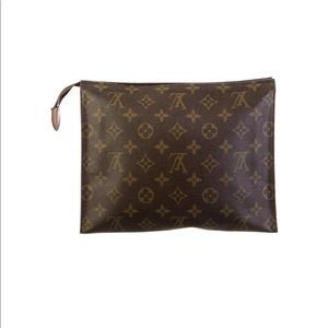 ✨SOLD✨ LOUIS VUITTON
Monogram Toiletry Pouch 26